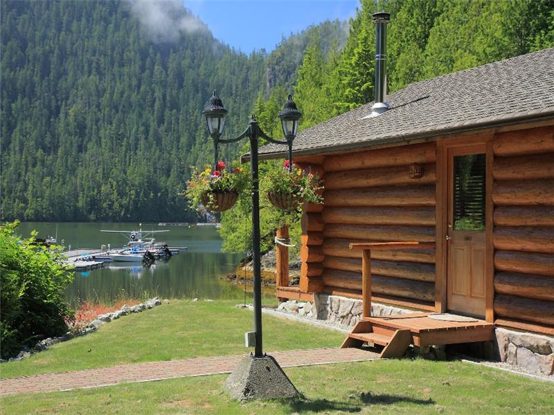 Eagle Nook Resort Юклулет Экстерьер фото